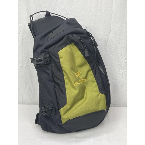 Arc'teryx Bags Arcteryx Green Black Archive Quiver Oneshoulder